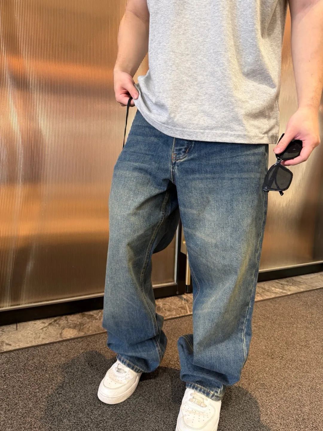 Louis Vuitton/Louis Vuitton back pocket leather jeans